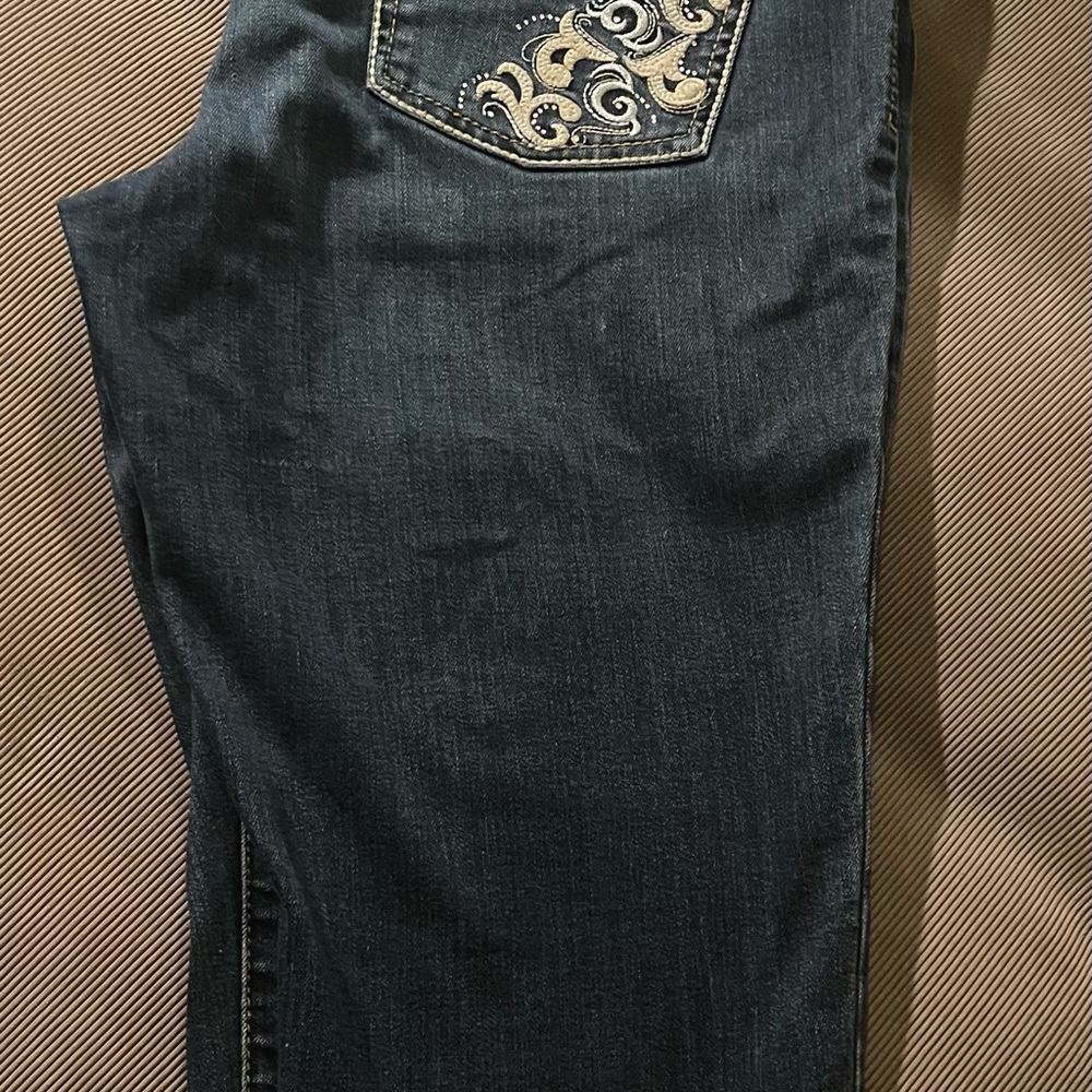 Capris - Picture 5 of 8